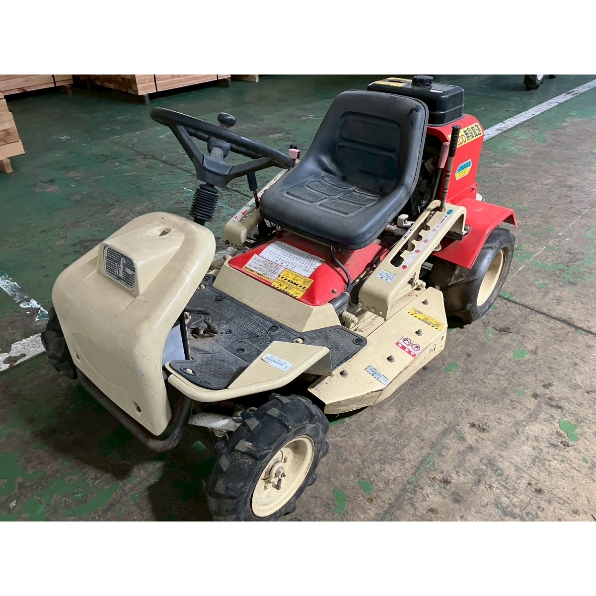 激レア! ラビット モア 250 手押し式 2サイクル エンジン 33cc 芝刈機 小型 軽量 パワフル 刈高3段調整 プロ仕様 平坦地 除草 草刈 激レア! ラビット モア 250 手押し式 2サイクル エンジン 33cc 芝刈機 小型 軽量 パワフル 刈高3段調整 プロ仕様 平坦地 除草 草刈