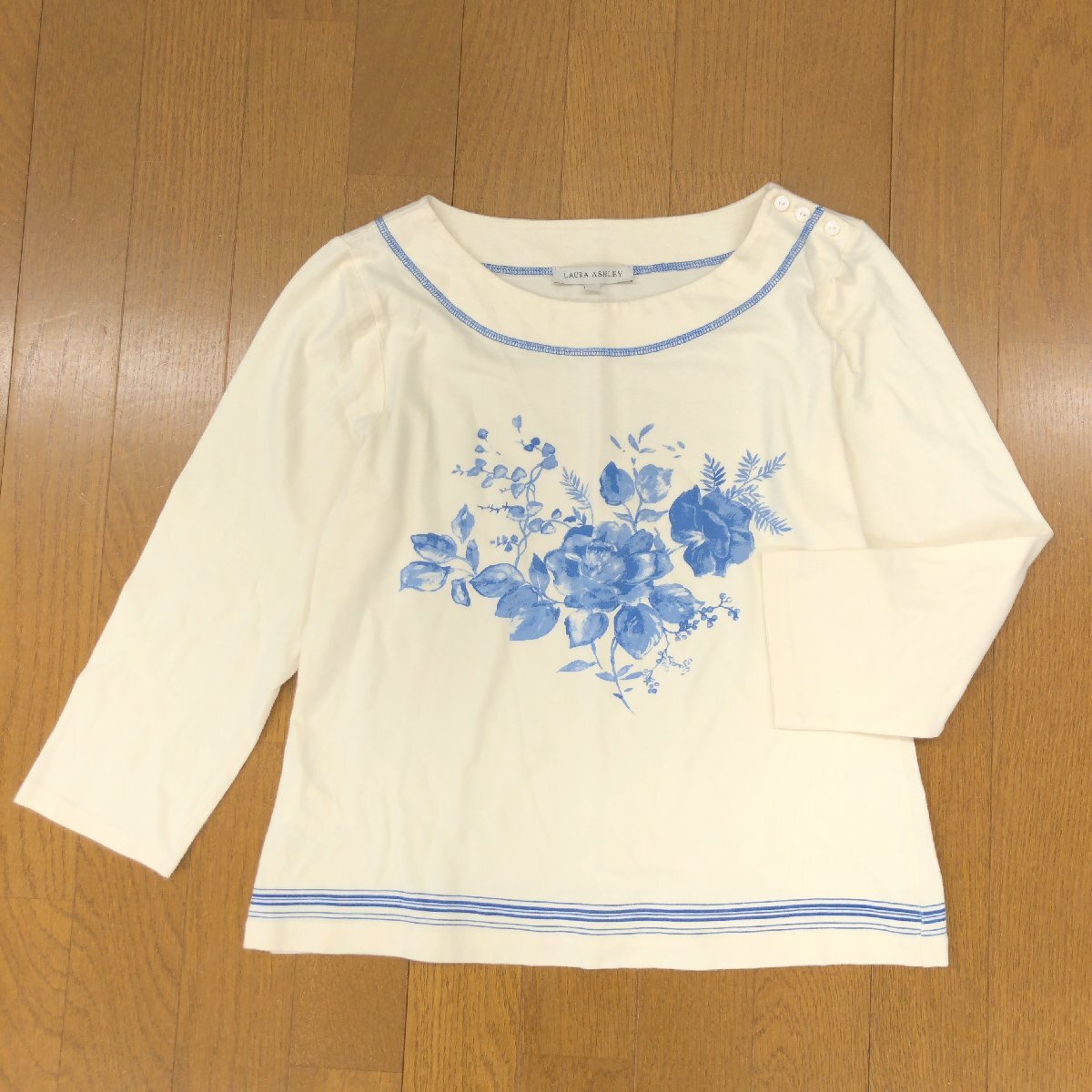 美品 LAURA ASHLEY ローラアシュレイ オープンネック ストレッチ カットソー M アイボリー フラワープリント ロンT Tシャツ レディース