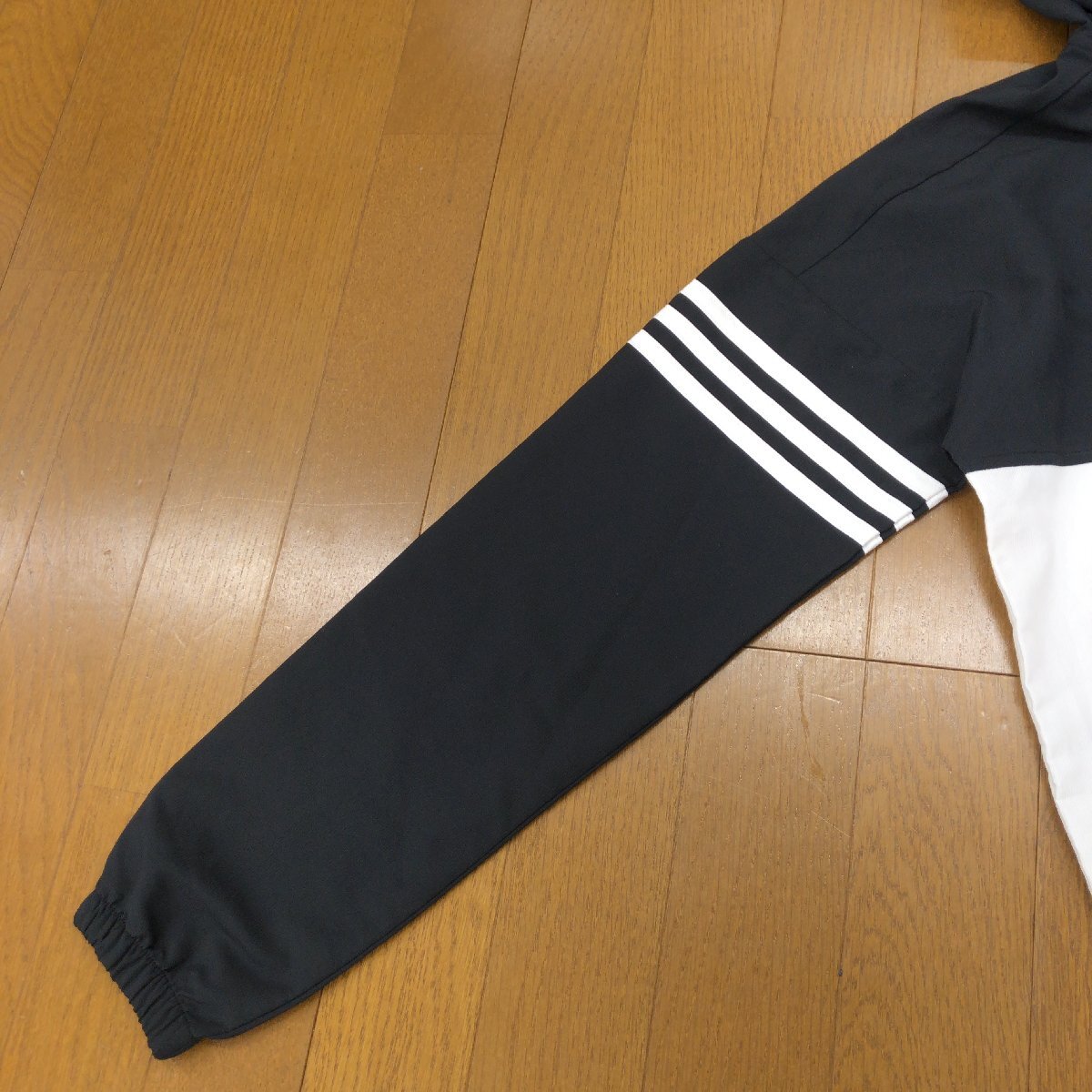美品 adidas アディダス バイカラー ウーブン ジップアップ パーカー S フーデット ジャージ ジャケット 羽織り トレーニング スポーツ_画像6