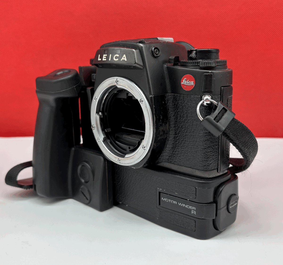 #16 LEICA R-E フィルムカメラ 一眼レフカメラ ボディ シャッター、露出計(jì)OK 動(dòng)作確認(rèn)済 / MOTOR WINDER R / FOCUSING SCREEN R ライカ