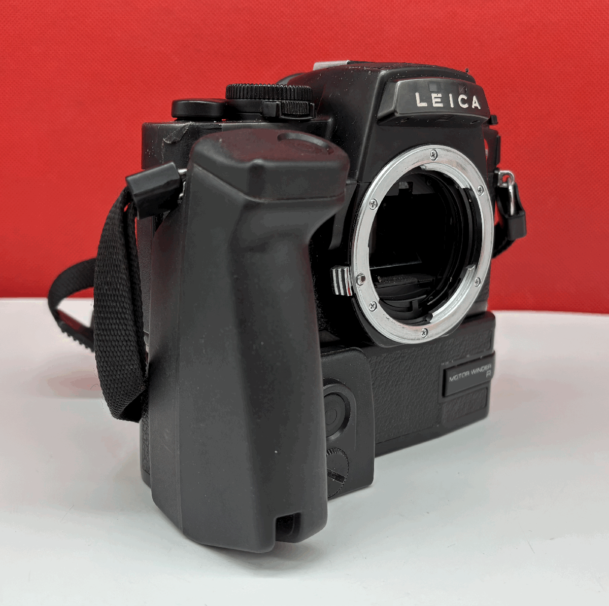 #16 LEICA R-E フィルムカメラ 一眼レフカメラ ボディ シャッター、露出計(jì)OK 動(dòng)作確認(rèn)済 / MOTOR WINDER R / FOCUSING SCREEN R ライカ