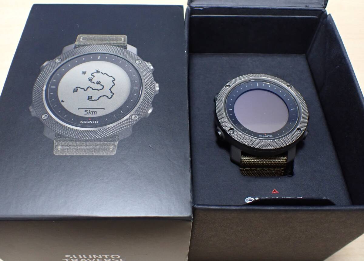 53578★スント SUUNTO TRAVERSE ALPHA FOLIAGE SS022292000 腕時(shí)計(jì) デジタル 充電式 通電確認(rèn)済 カーキ