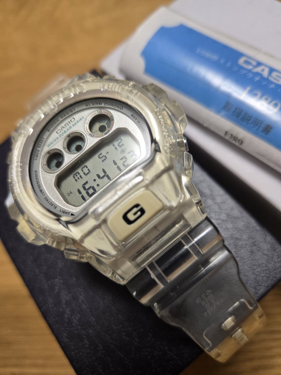 即決CASIO 1996年発売 第５回國(guó)際イルカクジラ會(huì)議記念モデルブリーズ生産終了國(guó)內(nèi)正規(guī)品 Gショック　DW-6900K-8BT　電池交換済みクリアー