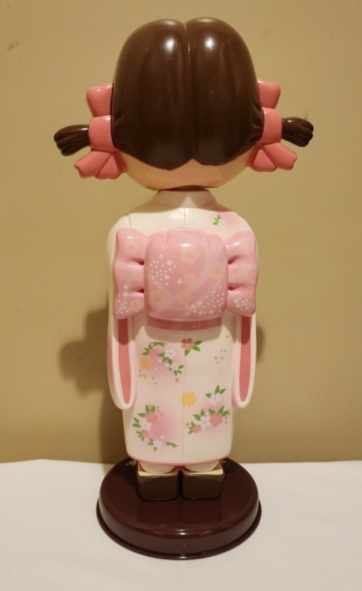 不二家のペコちゃん人形 着物を着た首振り人形白(ペコちゃん