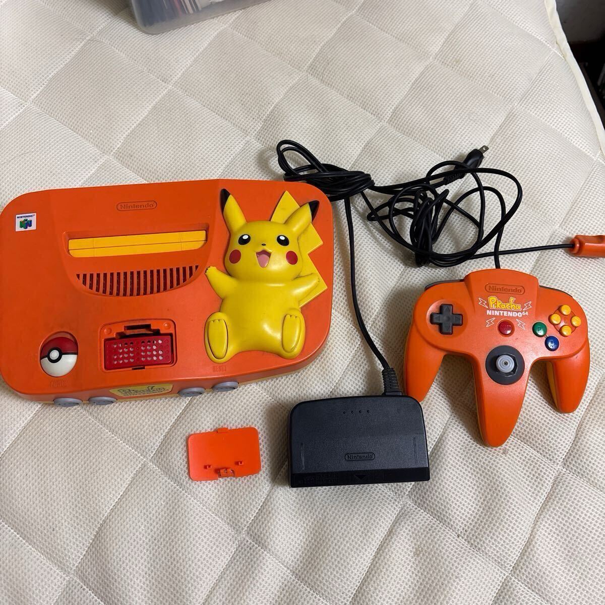 ニンテンドー64 ピカチュウエディション コントローラーセット