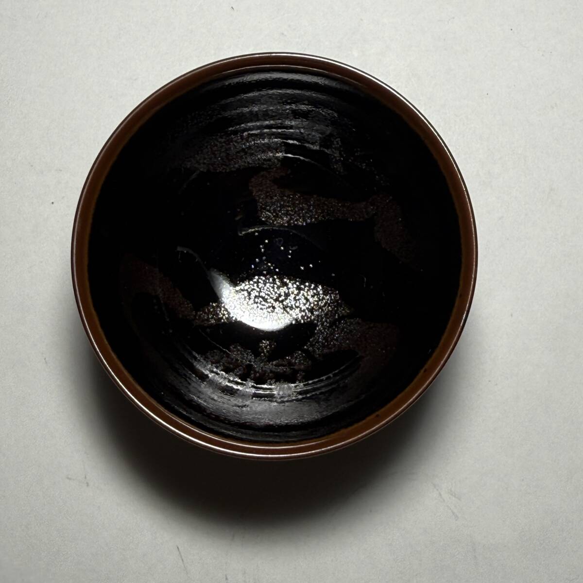 茂蔵】文化勲章【青木龍山】作 天目家紋ぐい呑 作 四方桟共箱