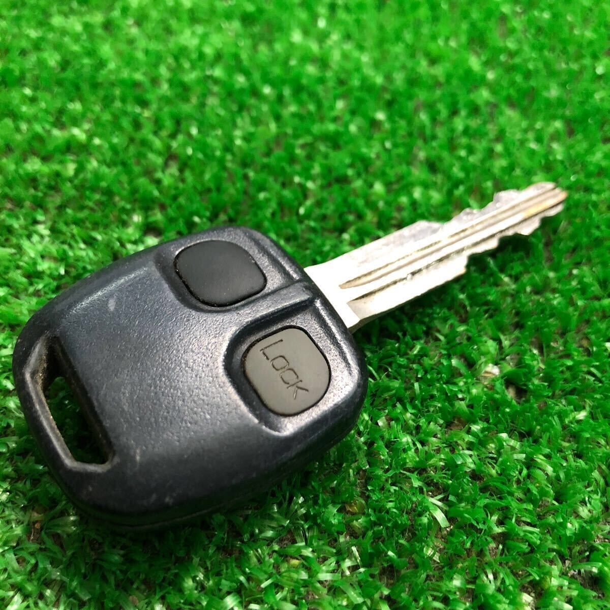 三菱　純正　キーレス　リモコン　鍵　 2ボタン　G8D-535M-A 動作確認済　クリック感有　ekワゴン ランサー等　AN879