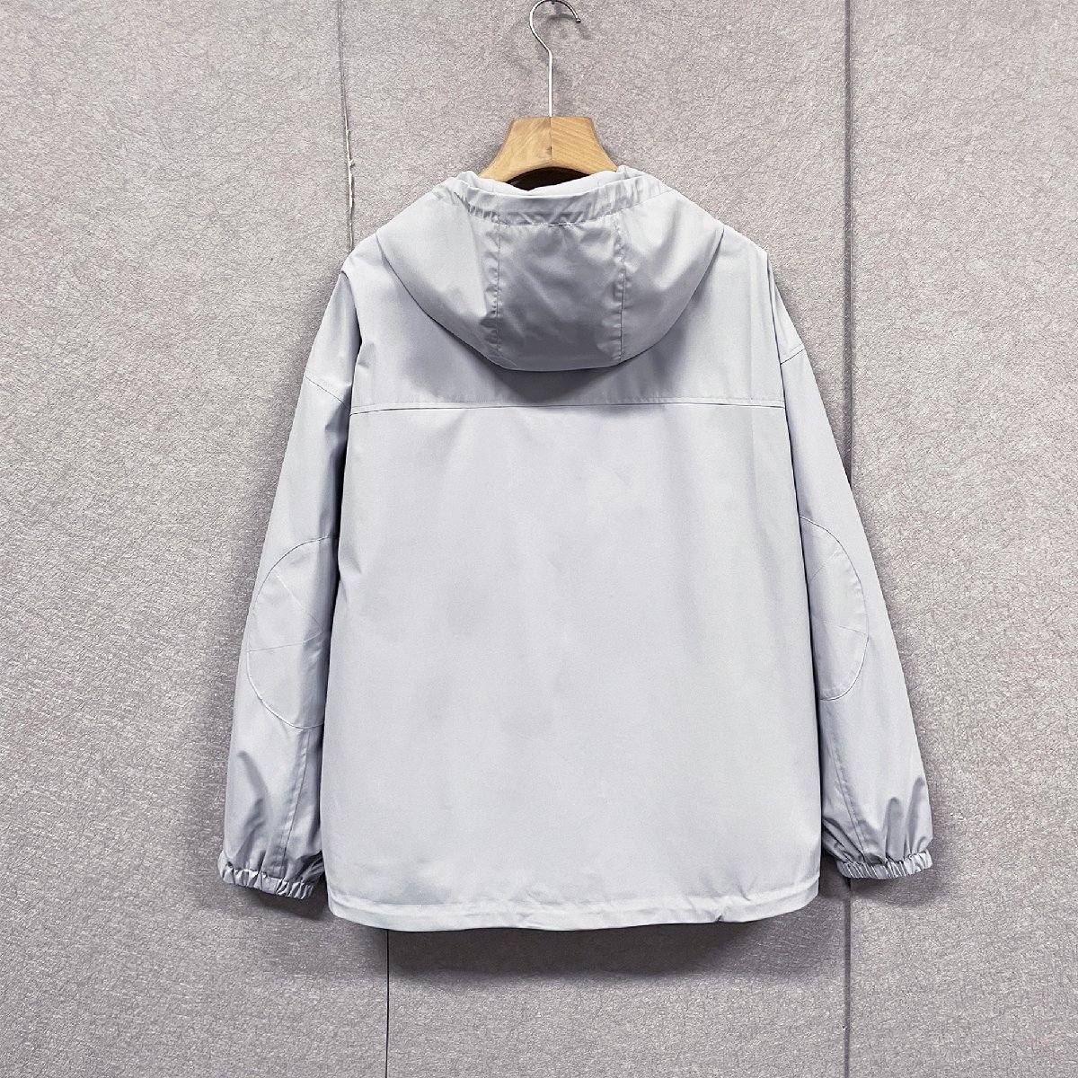 絶賛?ジャケット 定価6萬(wàn)◆Emmauela?イタリア?ミラノ発◆速干 防風(fēng) 快適 通気 マウンテンパーカー アウトドア 普段著 春秋 2XL/52サイズ