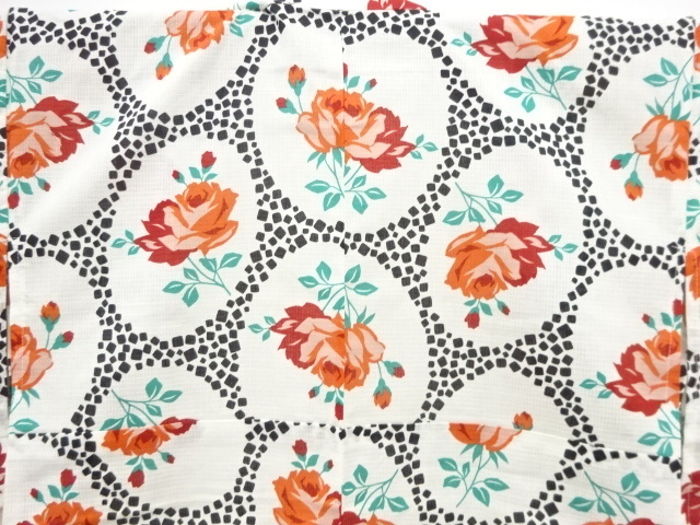 新品　未使用品　紅梅　薔薇模様　浴衣　ブランド浴衣　キスミス?。‥H2K-013）