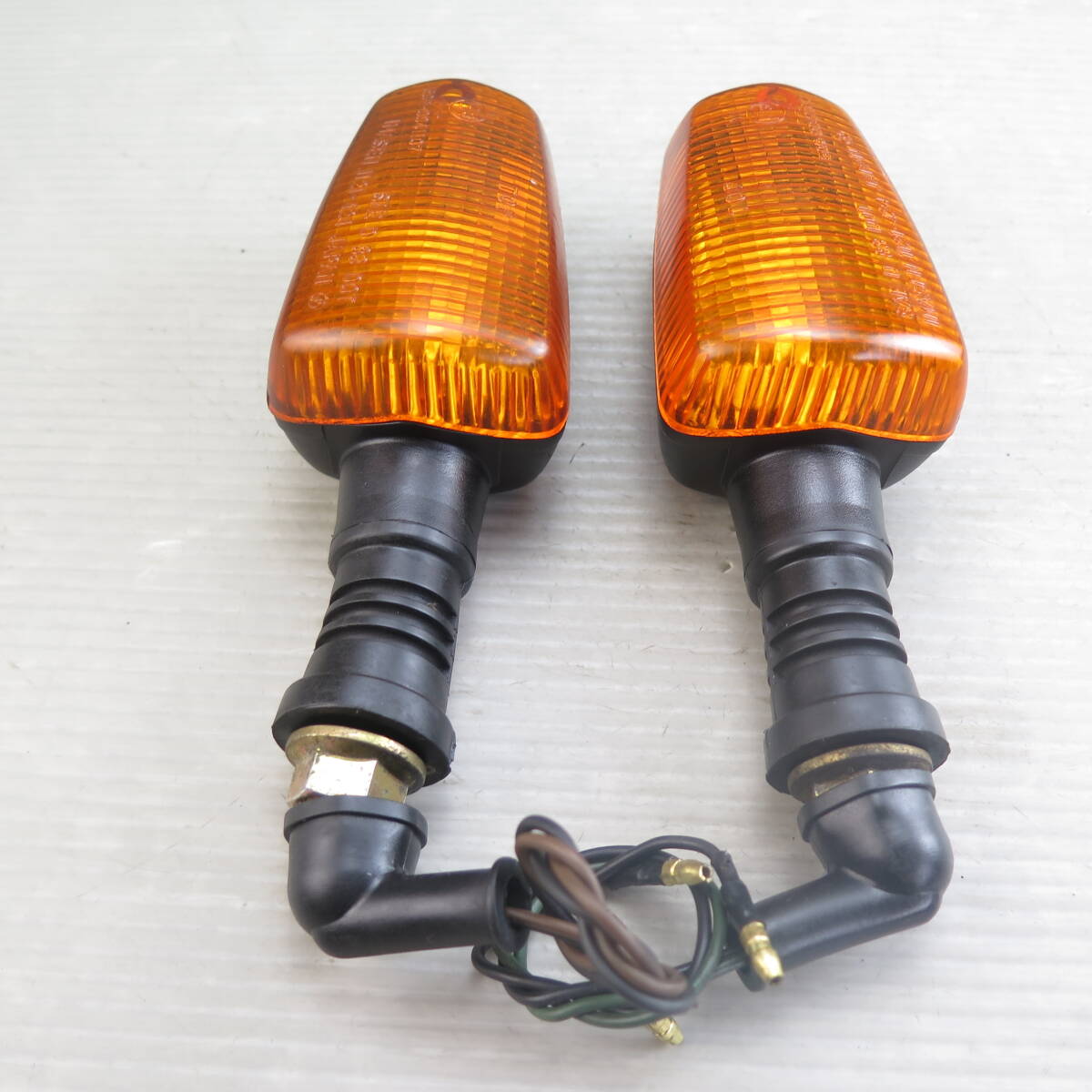 ●FZ400R [46X] 純正リアウインカー左右 2個(gè) 中古 ヤマハ YAMAHA FZ400N 2EL 3CD 1FK KR070228