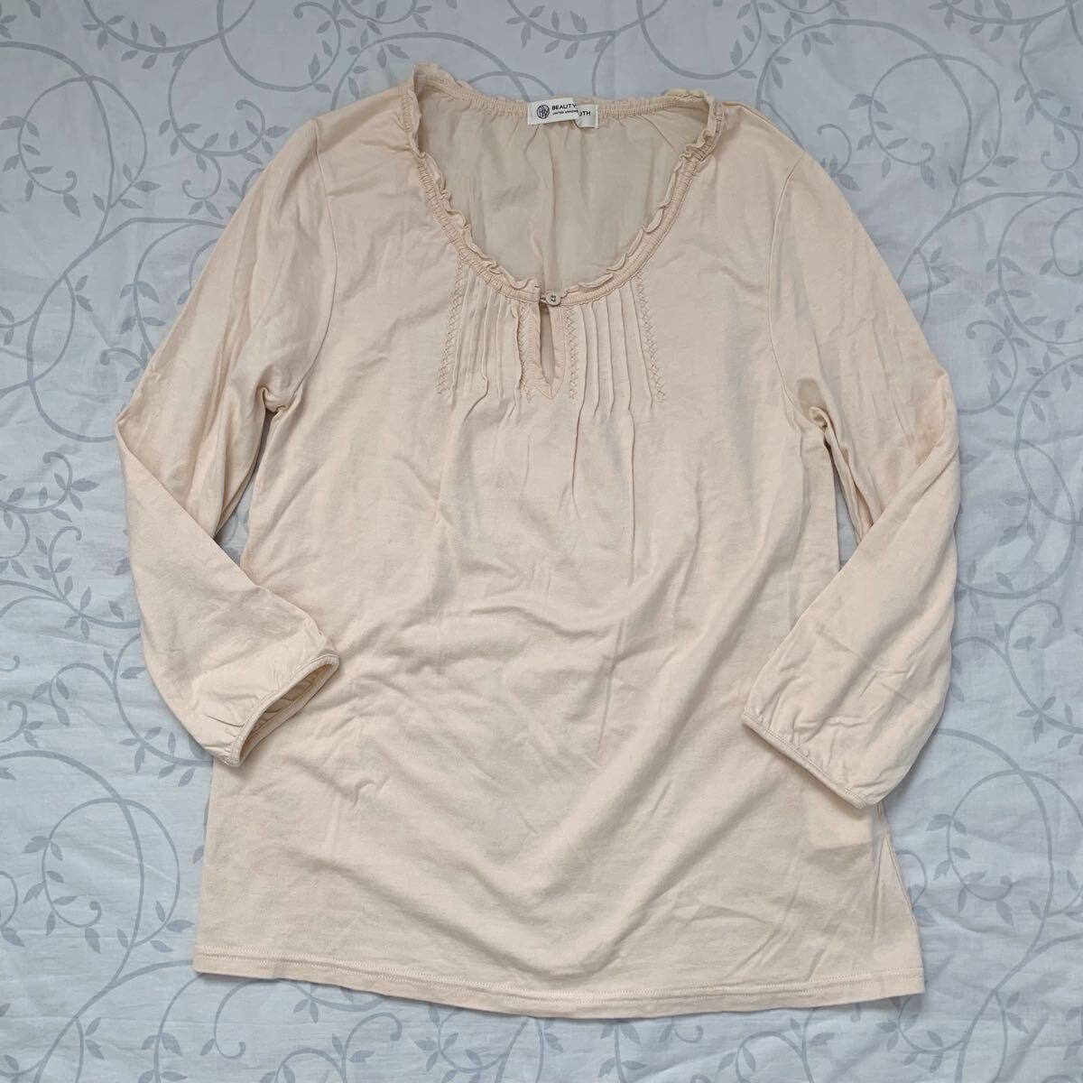 6【ほぼ新品】?jī)?yōu)しいアイボリー★ふんわりシルエット《B&Y》可愛(ài)さ満載カットソー　ビューティーアンドユースユナイテッドアローズ