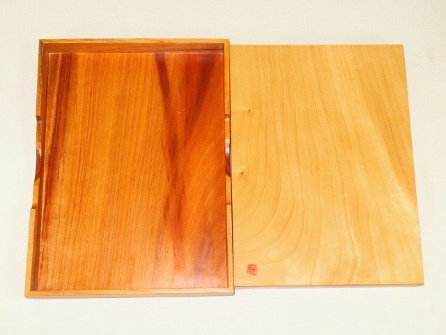 ▲在銘/税所健一作山桜内蓋付将棋駒用傾斜七段展示用兼用高級平箱/UVカットアクリル板内蓋▲紙箱付新品
