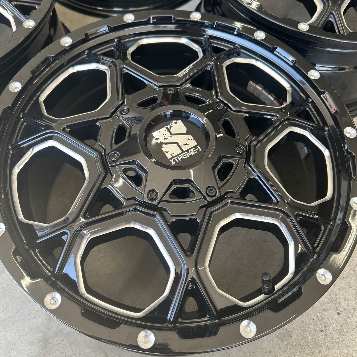 16インチ10穴 100/114.3 7J 16インチ10穴 100/114.3 7J XTREME-J XJ06 グロスブラックミルド ホイール4本セットエクストレイルデリカD5RAV4