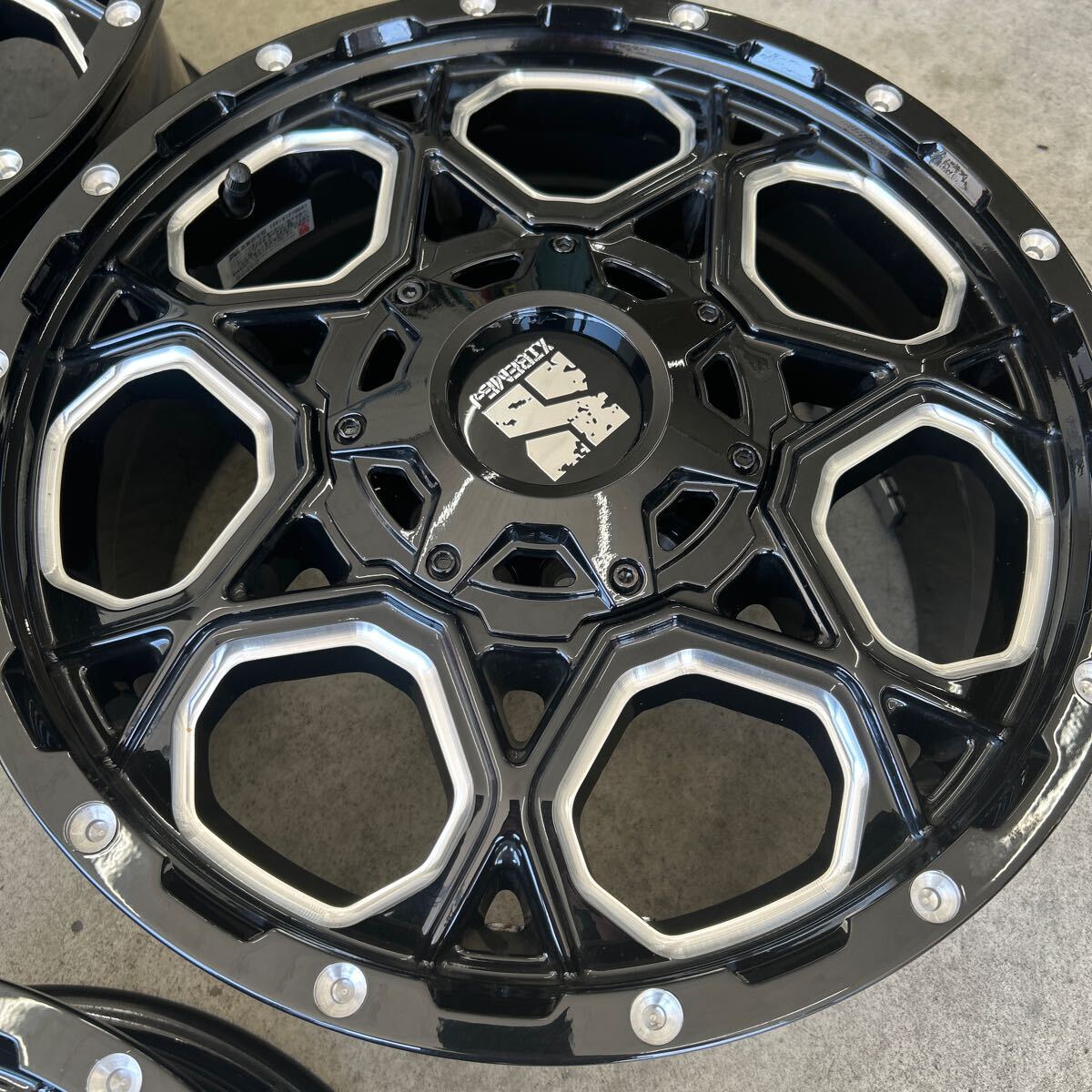 16インチ10穴 100/114.3 7J 16インチ10穴 100/114.3 7J XTREME-J XJ06 グロスブラックミルド ホイール4本セットエクストレイルデリカD5RAV4