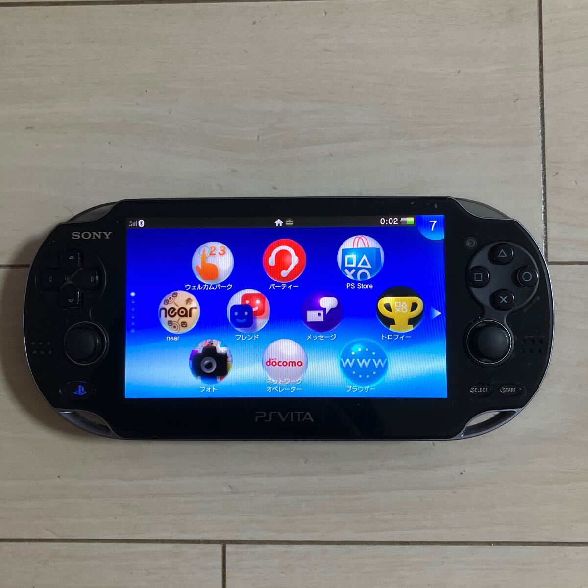 クリスマスツリー特価！ PSVITA SONY PCH-1100 初期化 動作品 wifi 3G 本体 AB01 携帯用ゲーム機本体