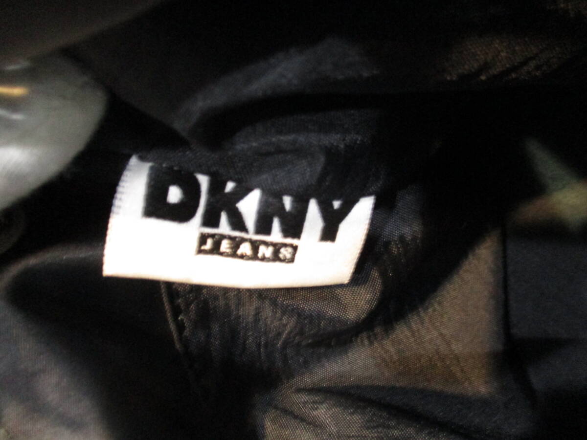 DKNY ダナキャランニューヨーク ナイロン 巾著 ワンショルダー ボディ バッグ 無地 ブラック シルバーカラー 金具 鞄 カバン USED品