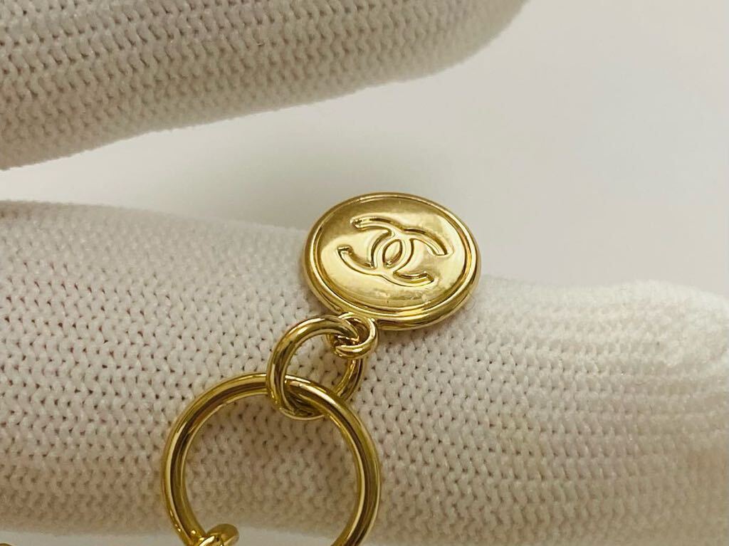 CHANEL　ホリデー限定 NO.5 ロゴ　チャーム ノベリティー