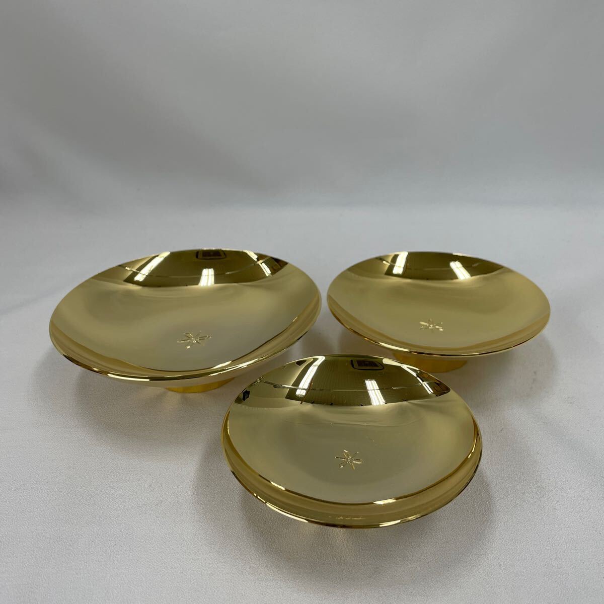 【1円?】 第52回教育功労者表彰記念　盃　24K　3個(gè)セット　三重盃　酒器　ゴールド色【TU01060】