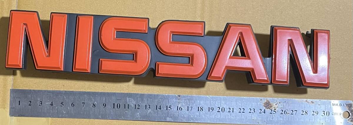 ラスト　ダットサン トラック 720 輸出用 グリル エンブレム 4WD NISSAN DATSUN720 北米 US 日産 ※ステッカー１枚プレゼント_画像1