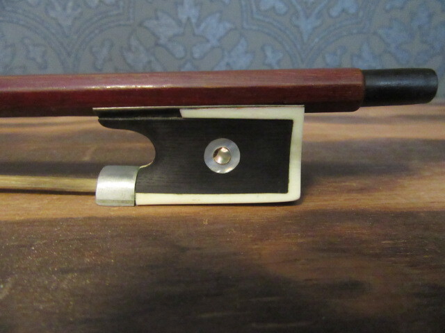 【調整・鑑定済】オールドバイオリン弓 ドイツ製 4/4サイズ ノースタンプ 調整・鑑定済】オールドバイオリン弓 ドイツ製 4/4サイズ ノー