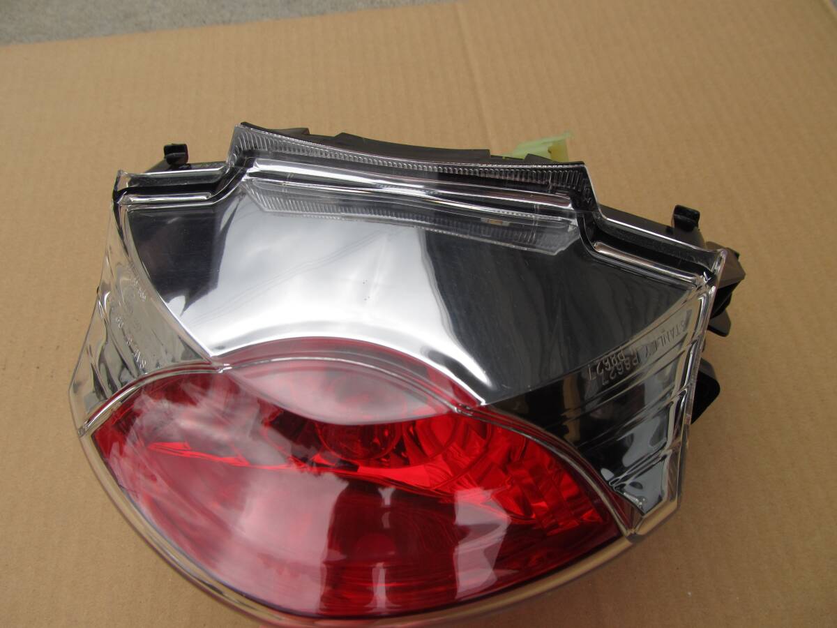 ホンダ　PCX　JF28/KF12 純正リアテール+ウインカー＋リレーセット