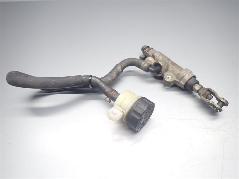 C1R7-0501 ヤマハ セロー225WE リア ブレーキ マスター 純正品 【4JG-162*** 1997年式 動画有】_画像4