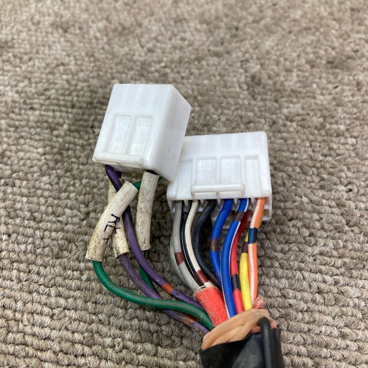 AV5-605 激安 カーステレオ DAIHATSU 86180-B5050 530319637 CDプレーヤー FM/AM オーディオ 本体のみ 簡易動作確認済み 中古現状品_画像5