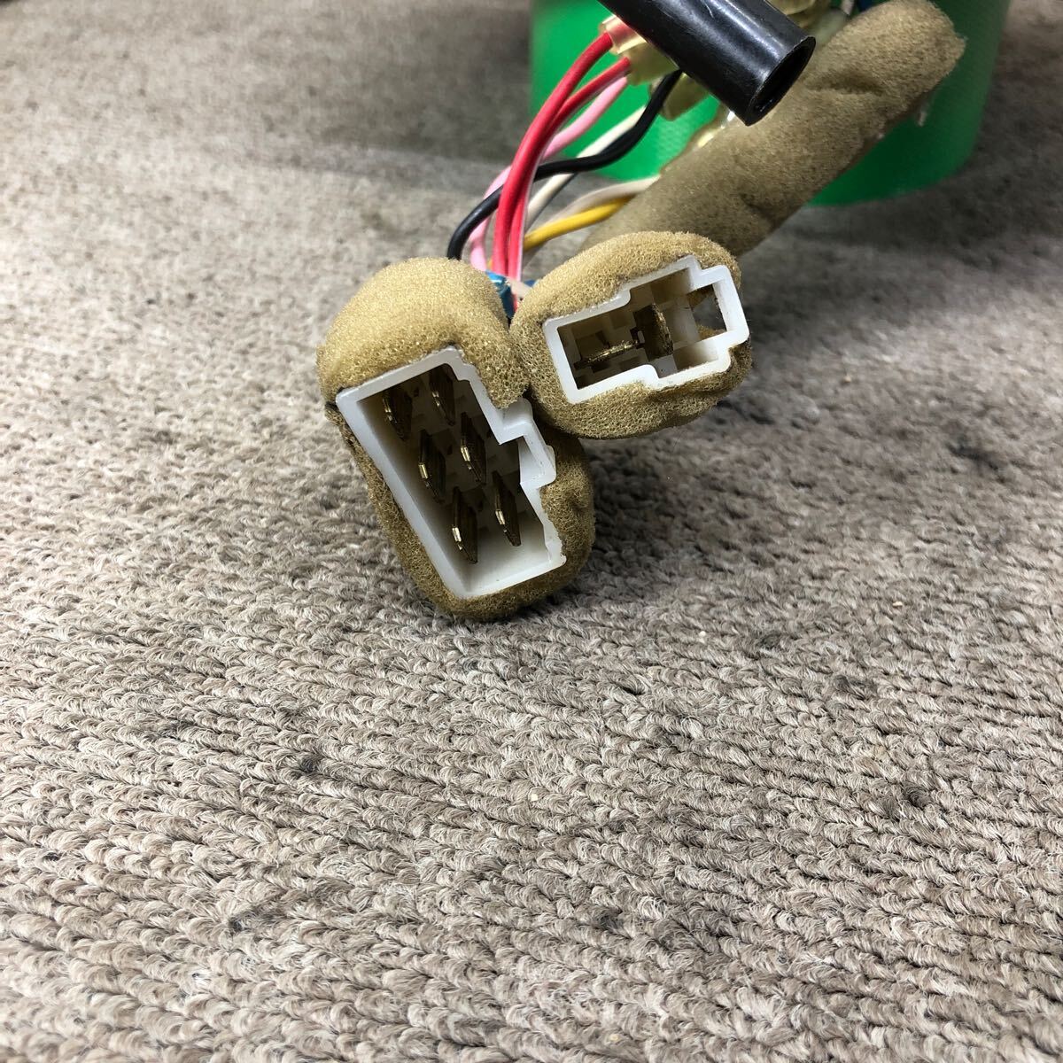 AV5-816 激安 カーステレオ SANYO サンヨー FT-2802A カセットデッキ テープデッキ FM/AM 1DIN 通電未確認 ジャンク_画像3