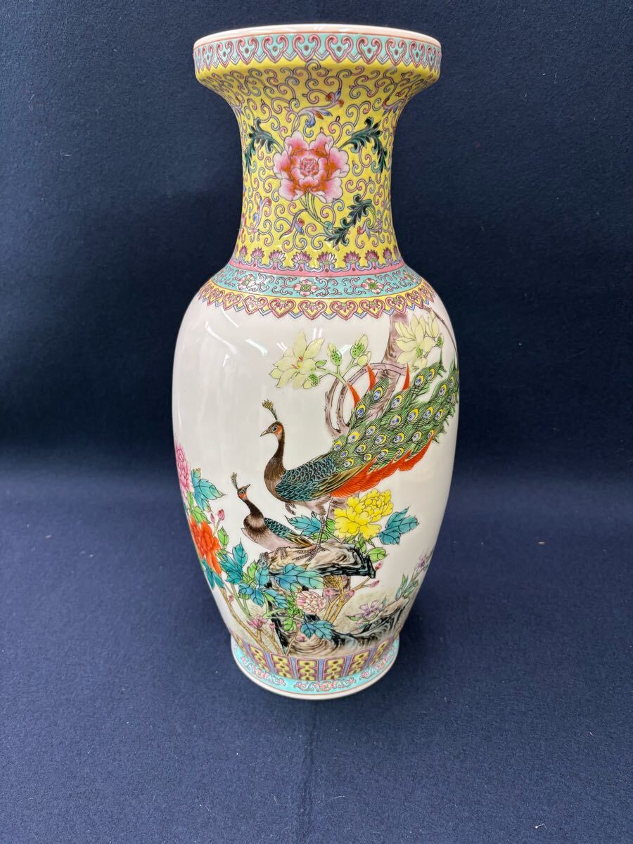 r7051505 中国美術 景徳鎮製 粉彩色絵 孔雀花紋 大花瓶 壺 置物
