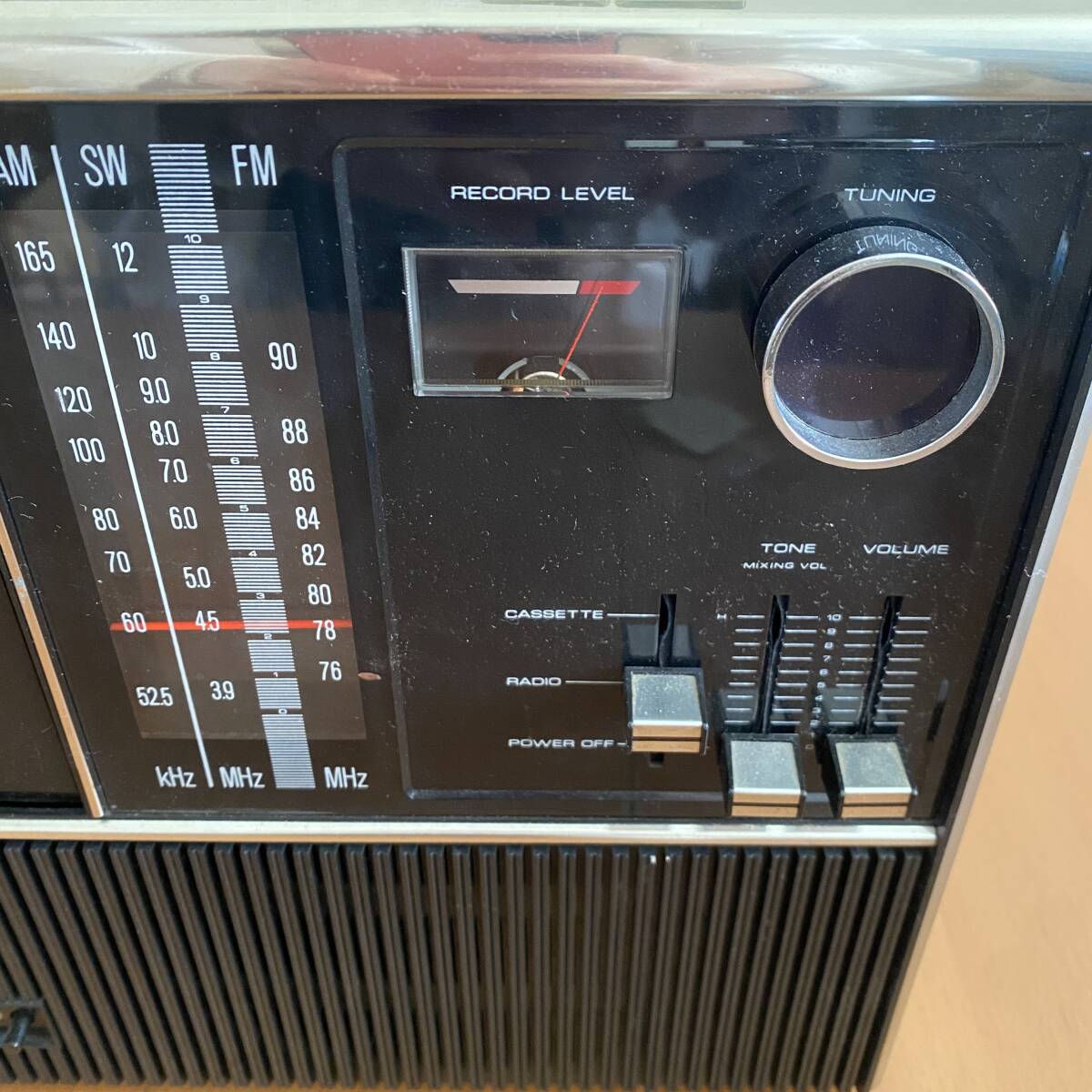 AIWA アイワ カセットデッキ ラジオ付き TPR-201 レコードプレーヤー 昭和レトロ AM/FM オーディオ機器 通電確認済み 現状品_画像8