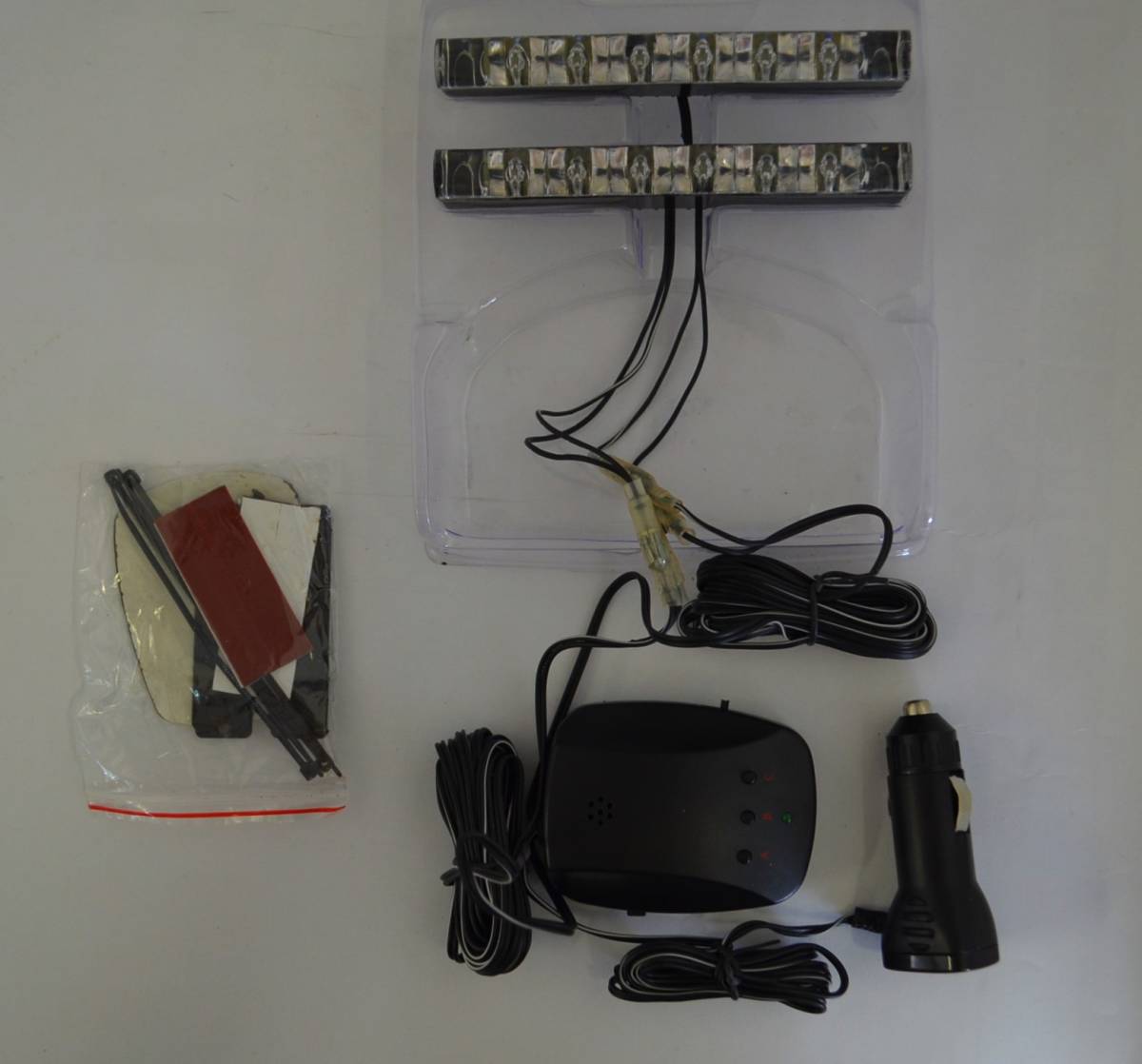 1円～期間限定/特価/新品/SUPER6連LED。フラッシュデーライト、ブル－通常デーライト、フラシュ切替