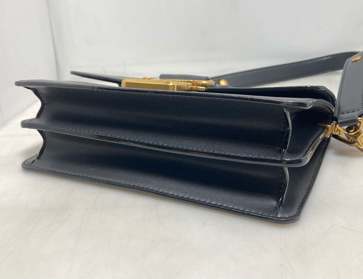 54-20 美品 チャールズアンドキース ショルダーバッグ フェイクレザー ブラック