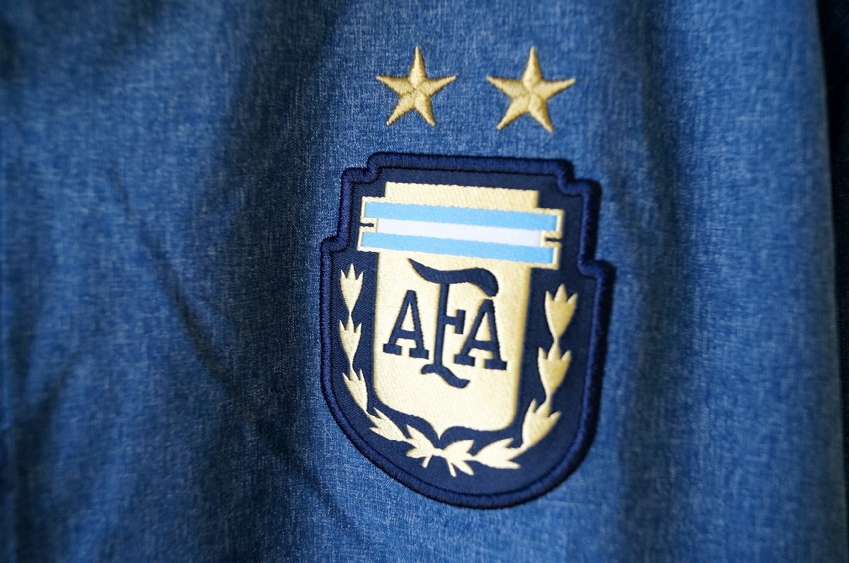 * не использовался с биркой adidas Adidas * Argentina представитель Anne sem жакет b люмен zL спортивная куртка * б/у одежда. gplus Hiroshima 2505t2