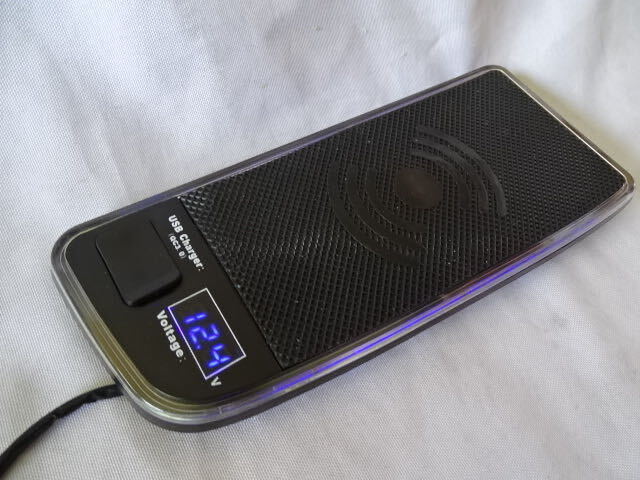 売り切り 未使用 30系 アルファード ヴェルファイア 前期后期 ワイヤレス 置くだけ スマホ 室內(nèi)コンソール専用 USB付 車両電圧計(jì) 青 赤LED