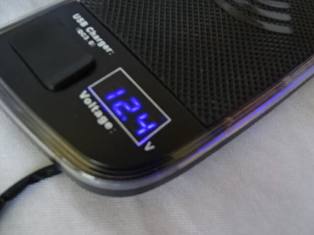 売り切り 未使用 30系 アルファード ヴェルファイア 前期后期 ワイヤレス 置くだけ スマホ 室內(nèi)コンソール専用 USB付 車両電圧計(jì) 青 赤LED