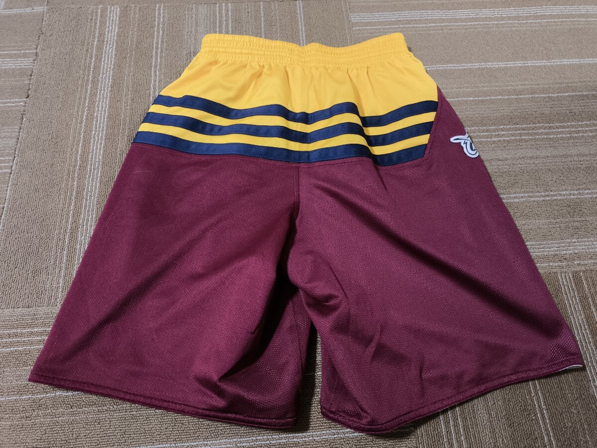 サイズ：メンズM相當(dāng)　美品　adidas アディダス クリーブランド?キャバリアーズ バスパン　 ハーフパンツ ショートパンツ