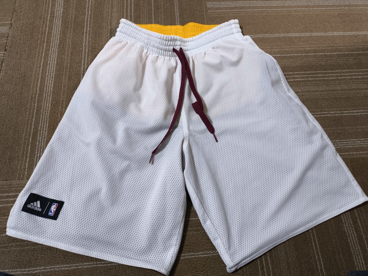 サイズ：メンズM相當(dāng)　美品　adidas アディダス クリーブランド?キャバリアーズ バスパン　 ハーフパンツ ショートパンツ