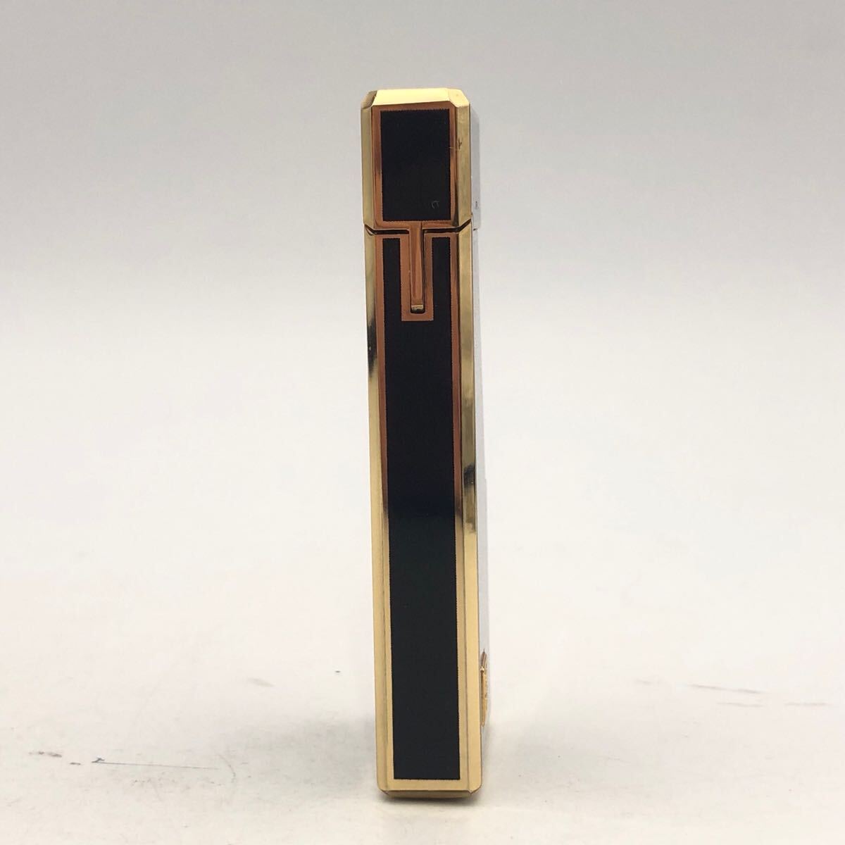 GIVENCHY ジバンシー ガスライター ゴールド / ブラック調 〇