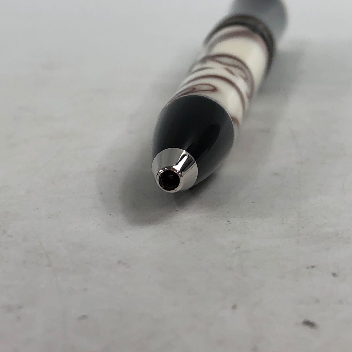 ★F04309/DELTA デルタ/ボールペン/925/リミテッドエディション/Peace ピース/キャップ式/ブラック×ホワイト/ケース付/筆記OK