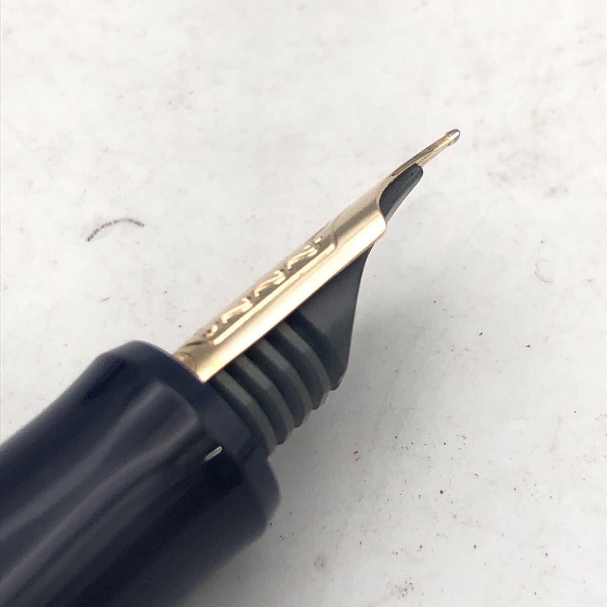 ★F04256/PILOT パイロット/萬(wàn)年筆/カスタム74/ペン先14K 585/ネイビー×ゴールド/箱付