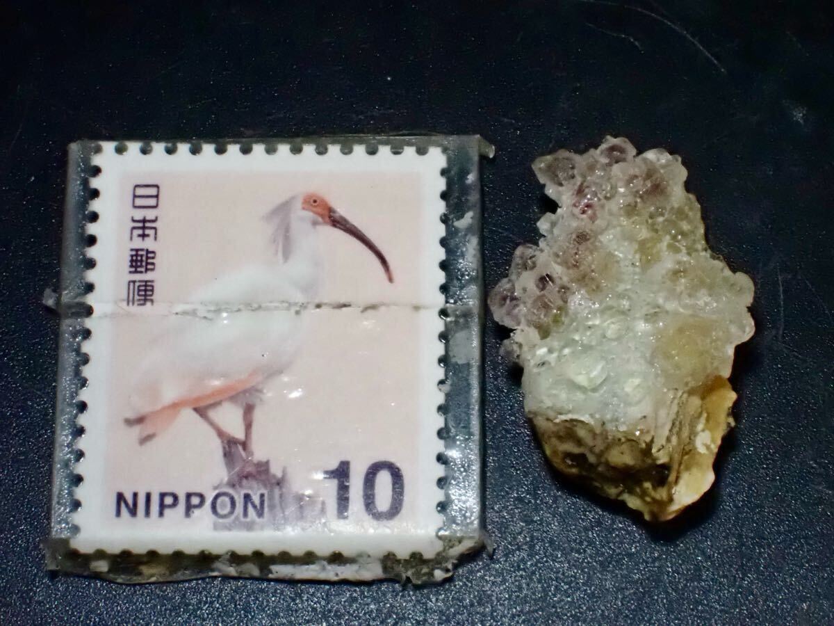 希少共生＆内包 蛍光鉱物 フローライトインハイアライトオパール