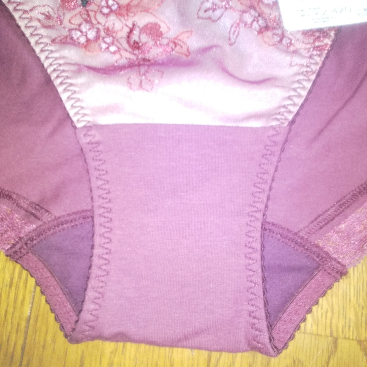 ☆ワコール ショーツ M2枚 新品 豪華なレースです 送料定形外140円 お買い得 定価4840円 Wing