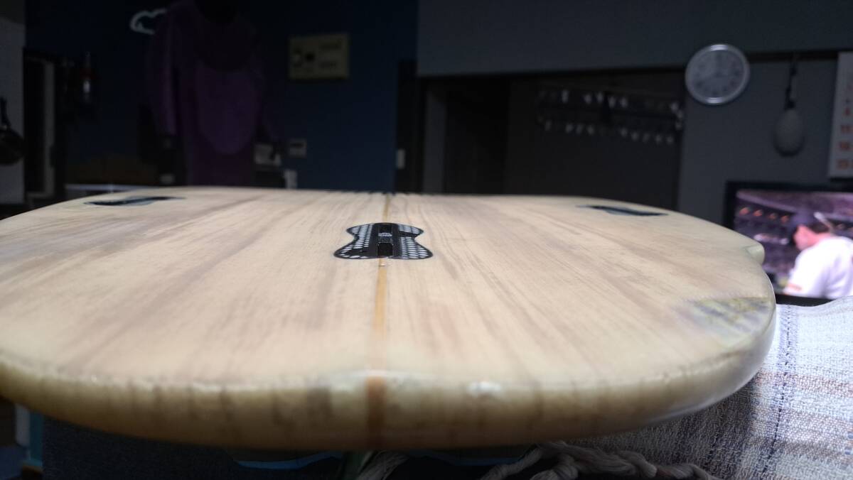 MOSS カスタムサーフボード　5’8　EPS　エッグノーズ MOSS カスタムサーフボード 5'8 EPS エッグノーズ MOSS カスタム