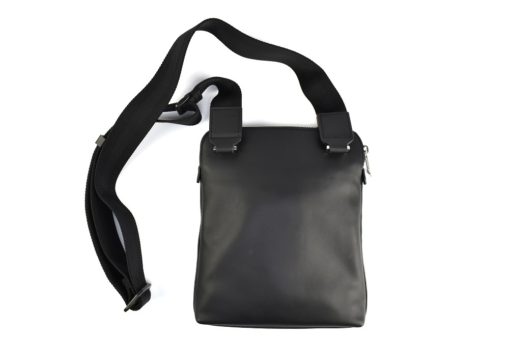 【6萬?新品】ユニセックス【ヒューゴ?ボス】シグネチャーストライプ ショルダーバッグ　　　1円～