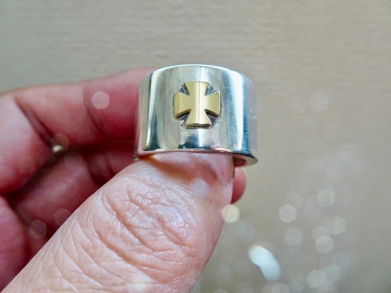 仁尾彫金『平打アイアンクロスリング、幅１.５cm厚み２.５mm』ハンドメイド240
