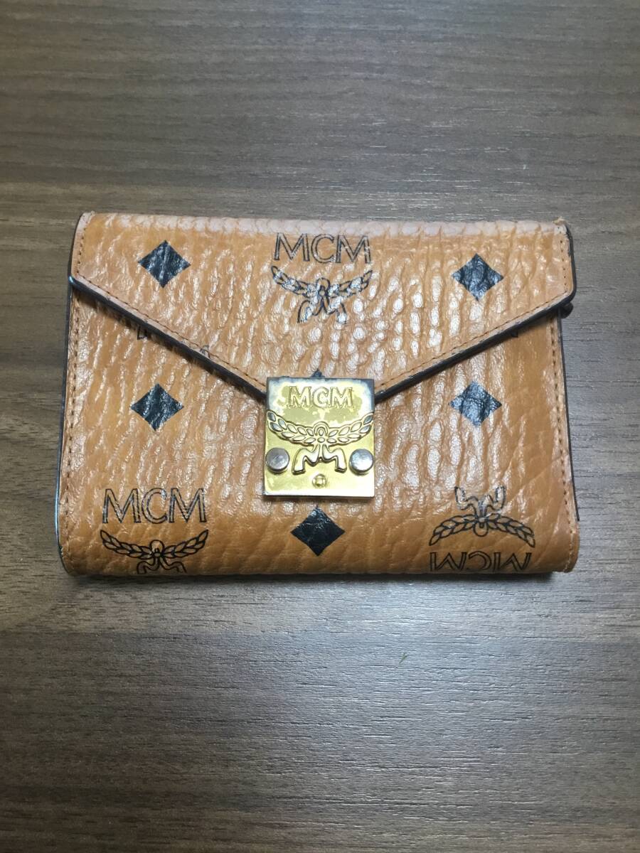 MCM折り財布　美品　袋付き