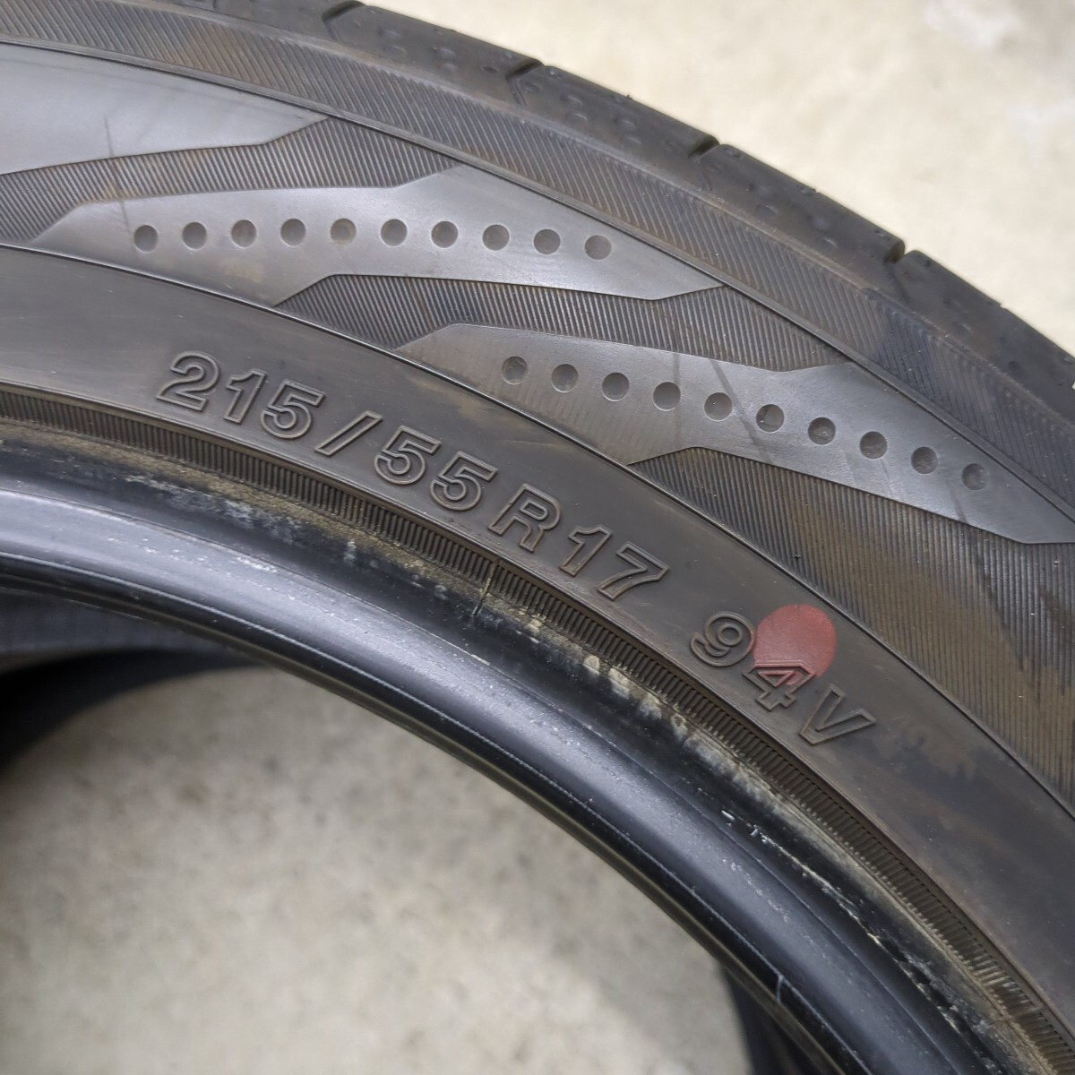 165☆4本 2024年製 約8.5分山 215/55R17 ヨコハマ ブルーアース RV03 _画像3