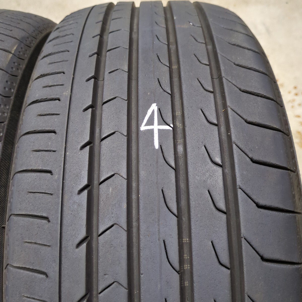 165☆4本 2024年製 約8.5分山 215/55R17 ヨコハマ ブルーアース RV03 _画像8