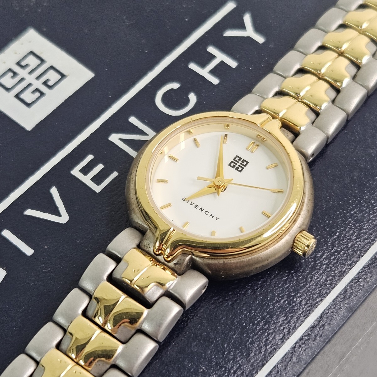 【 大感謝セール】 ジバンシィ 【No GIVENCHY クォーツ ゴールド レディース腕時計 ジバンシイ