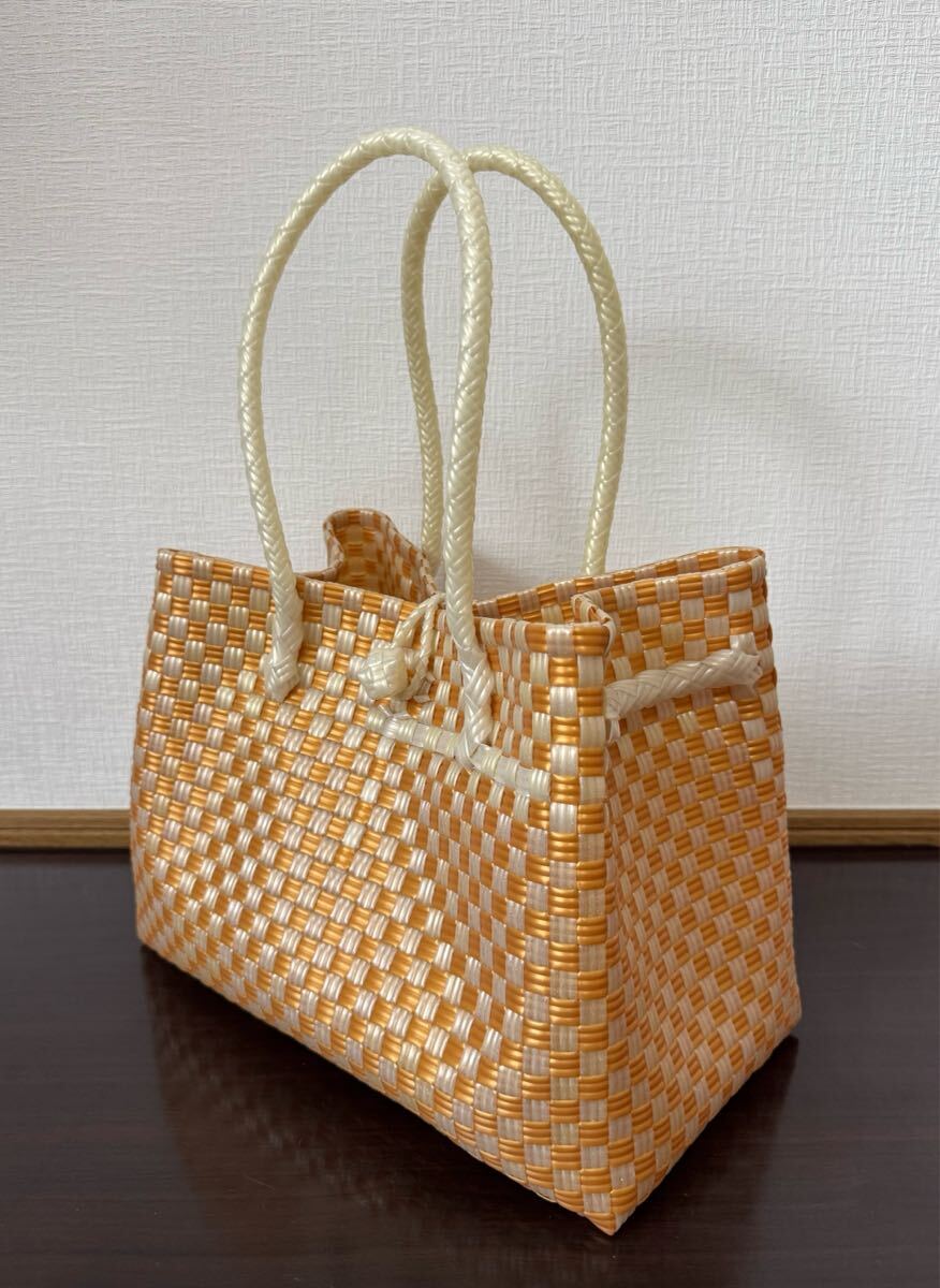 プラカゴ トートバッグ 軽量 ハンドメイド 洗える バッグ カゴバッグ Mサイズ ゴールド×パール